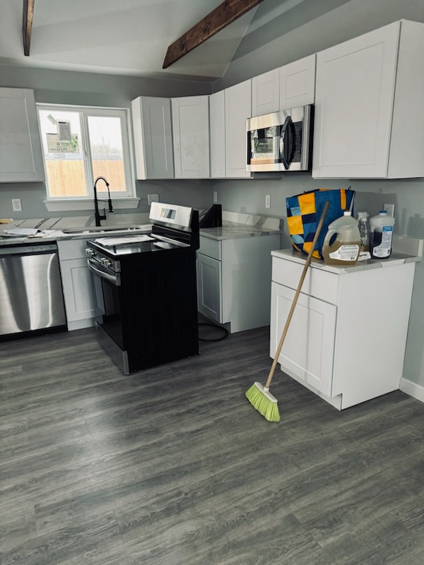 7b5bcfea055d4d9eb24a91691aa54ddb